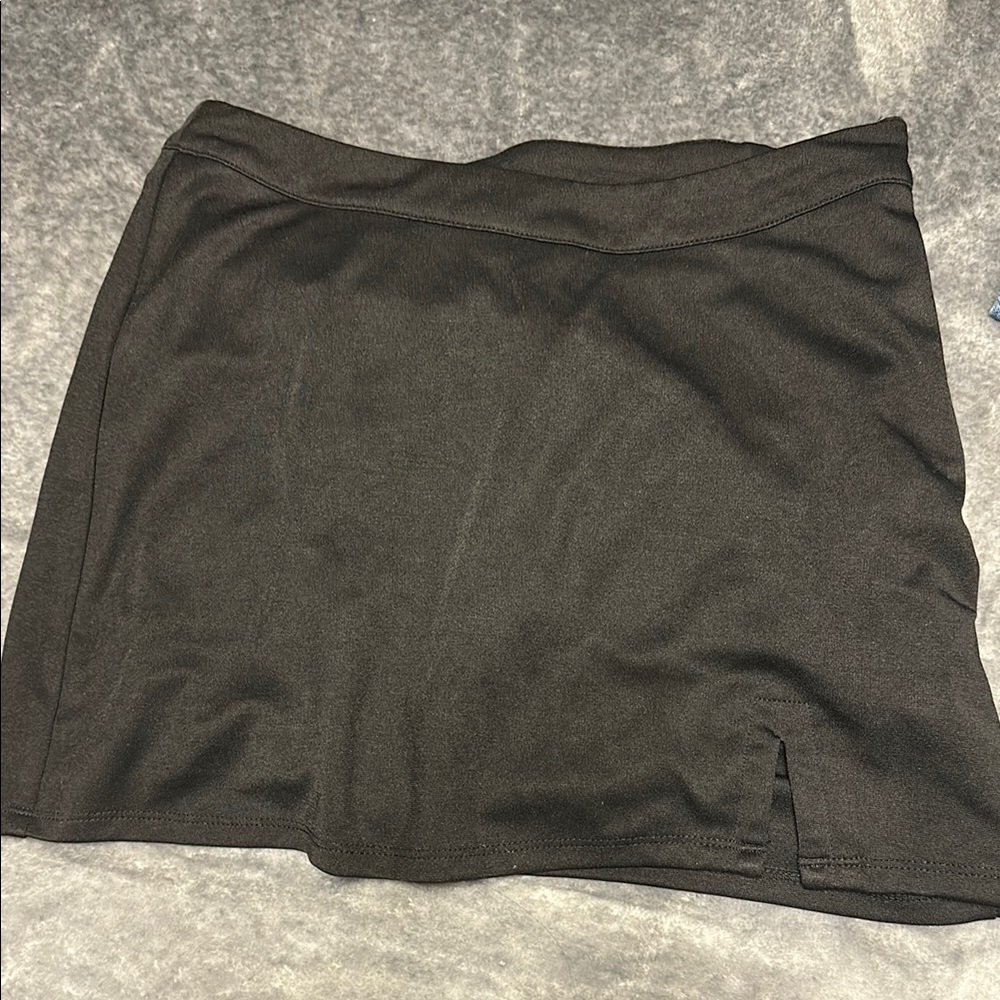 Black Skort